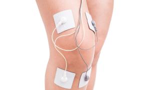 Elektrotherapie am Knie